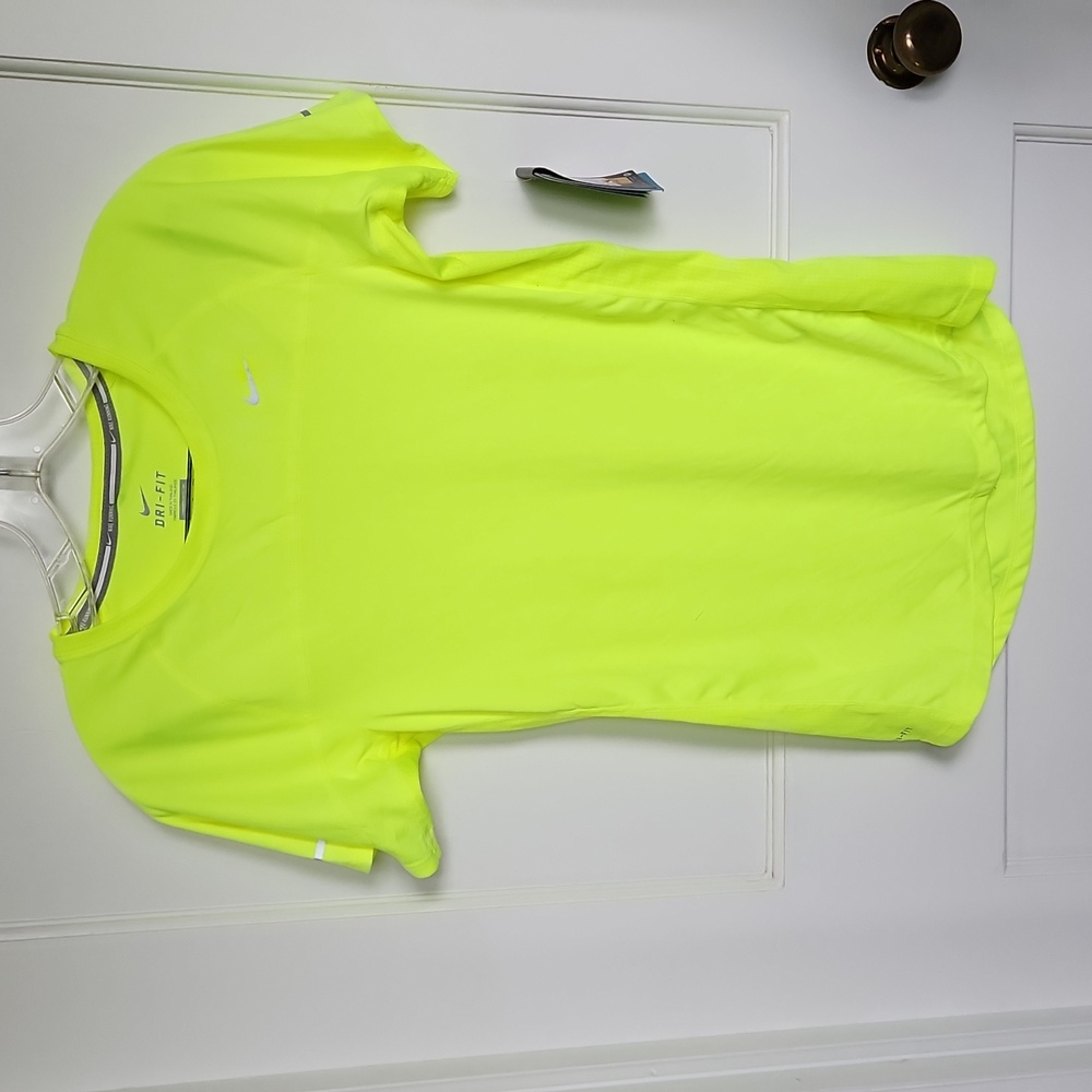 NWT Nike Dri Fit Tee